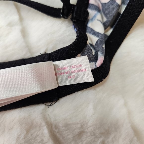 VS PINK Tie Dye Logo Wear Everywhere Push-Up Bra, size 32C - Picture 7 of 8